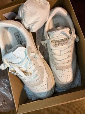 Steve Madden Cream Pearl-Accent Women's Sneakers